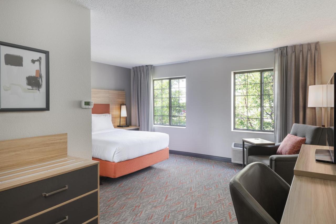 Queen Studio - Non-Smoking at Candlewood Suites Eagan Arpt South - Mall Area by IHG