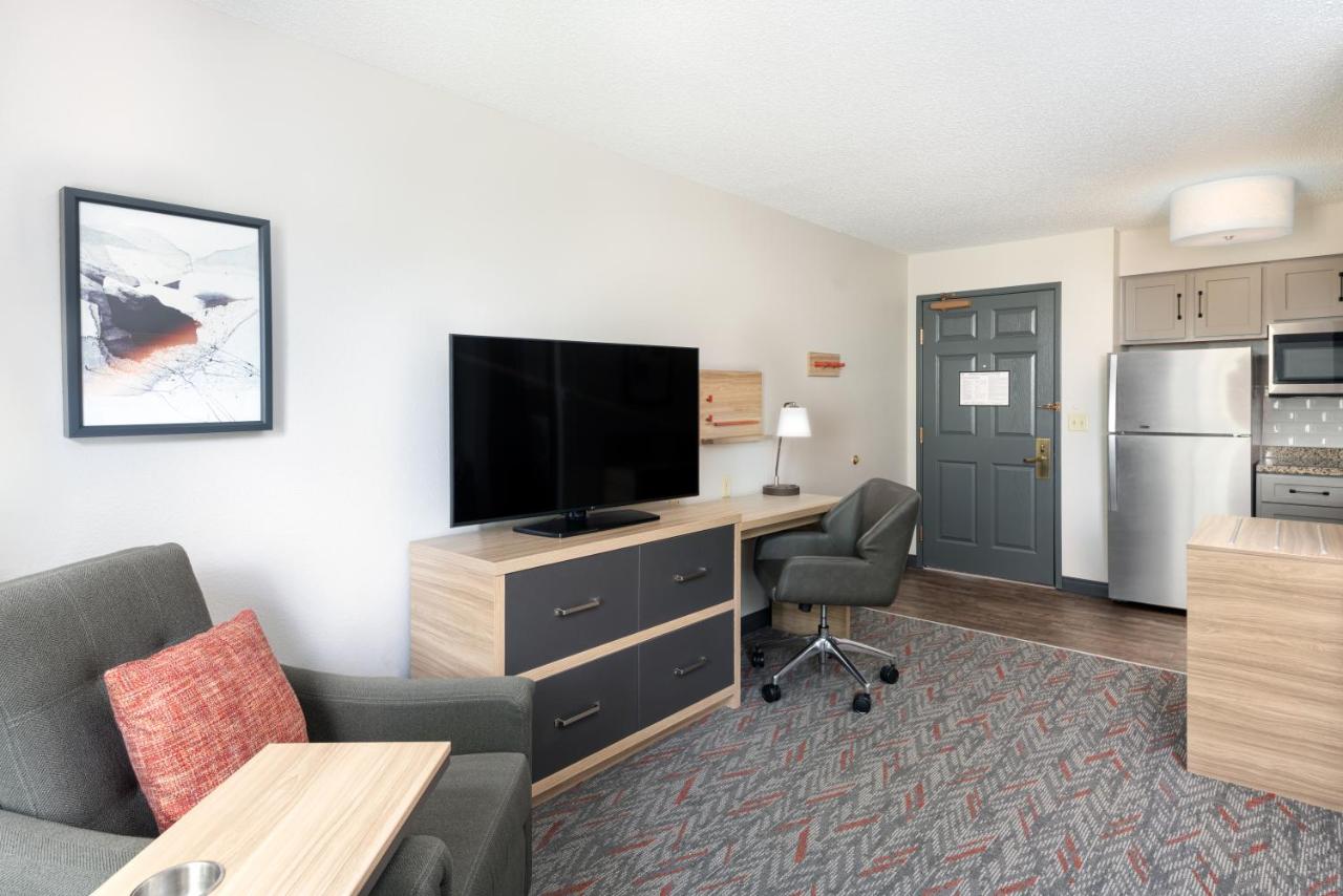 Queen Studio - Non-Smoking at Candlewood Suites Eagan Arpt South - Mall Area by IHG