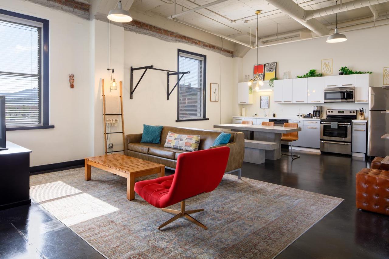 Two-Bedroom Apartment at Hotel Clemons