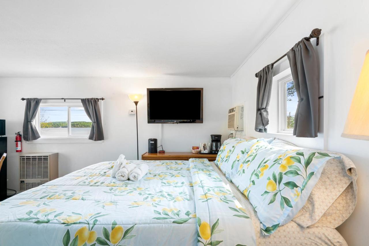 | South Arm Retreats