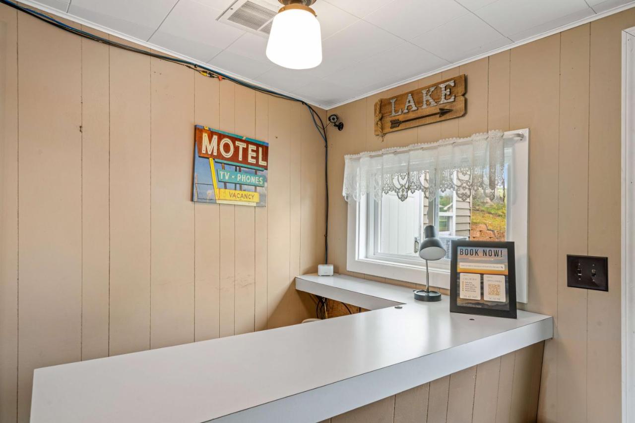 | South Arm Retreats