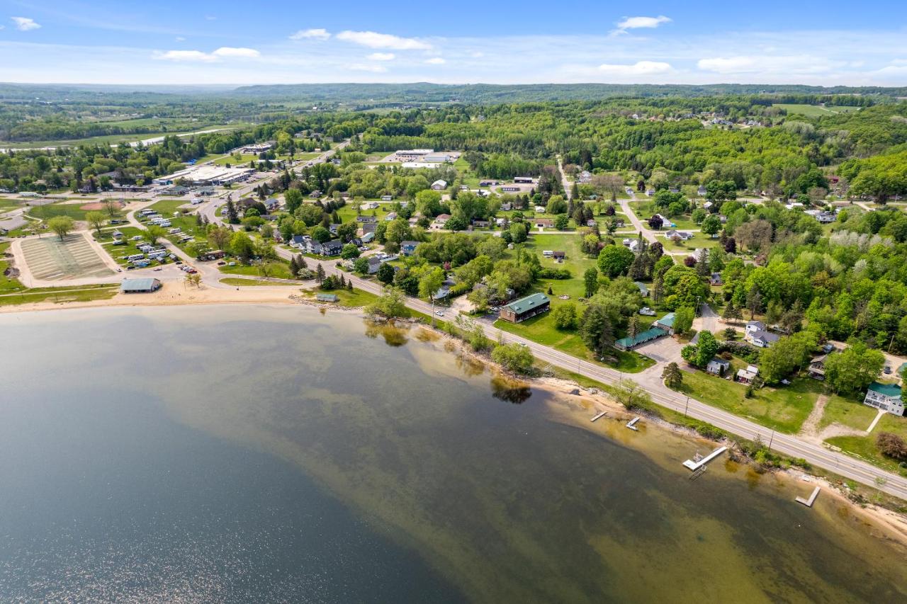 | South Arm Retreats