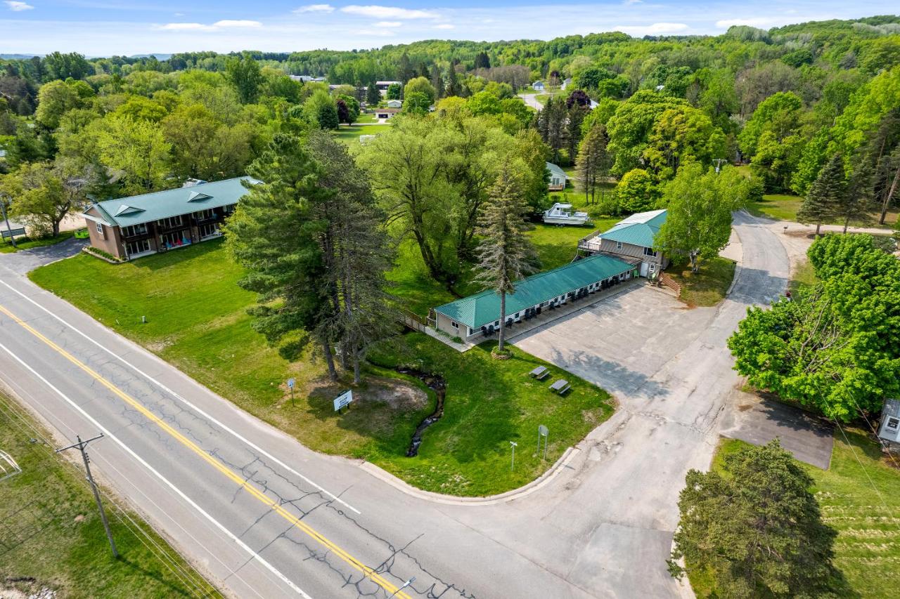 | South Arm Retreats