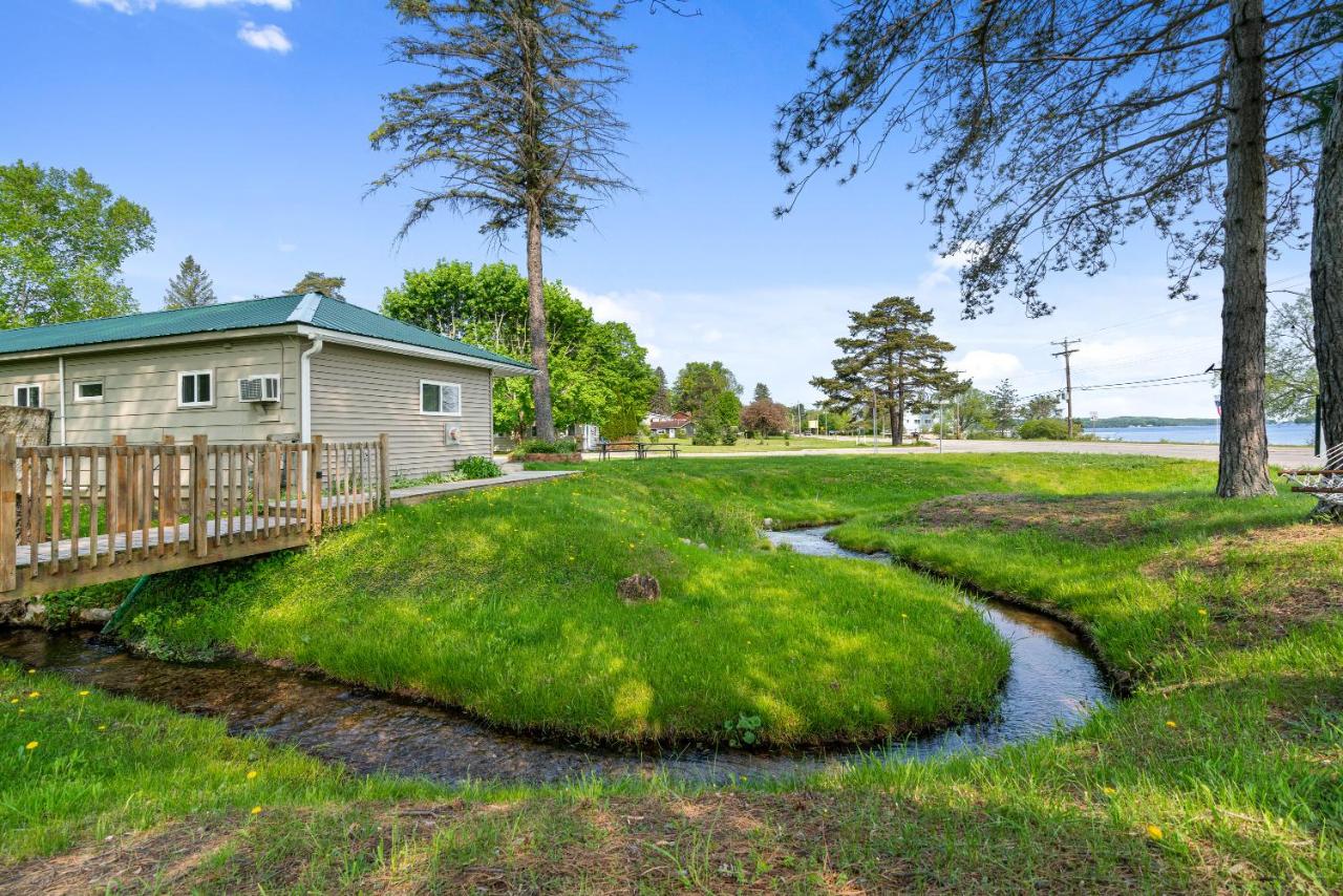 | South Arm Retreats