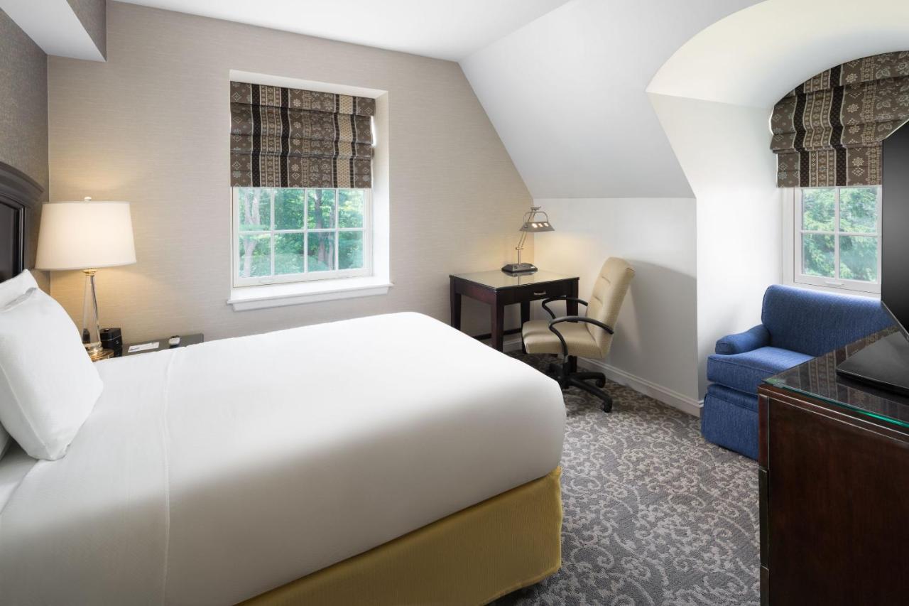 | Andover Inn