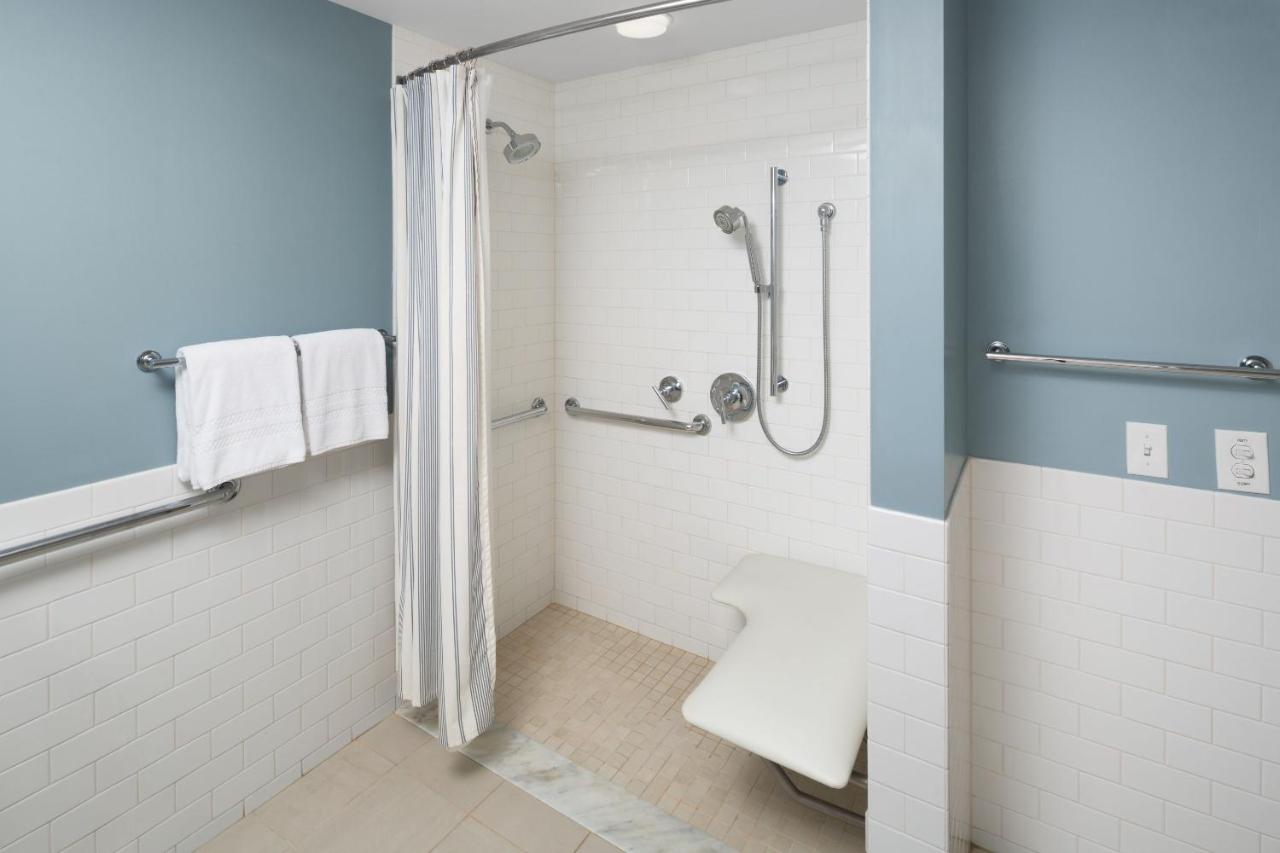 | Andover Inn