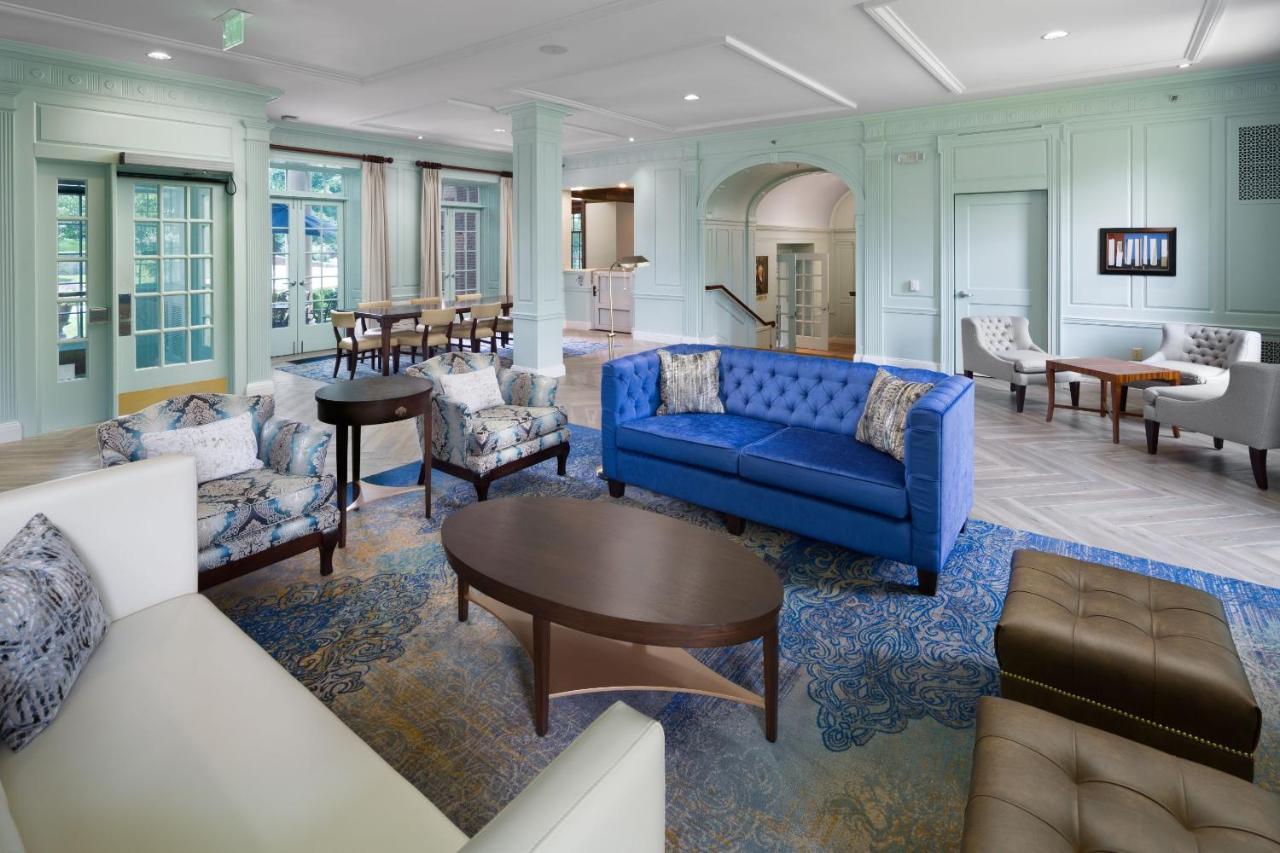| Andover Inn