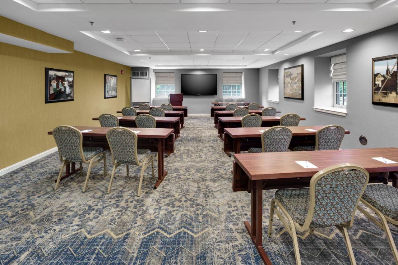 | Andover Inn
