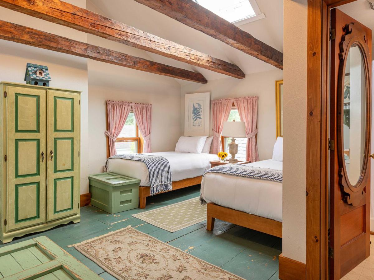 | Old Stagecoach Inn