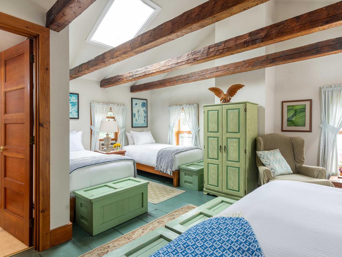 | Old Stagecoach Inn