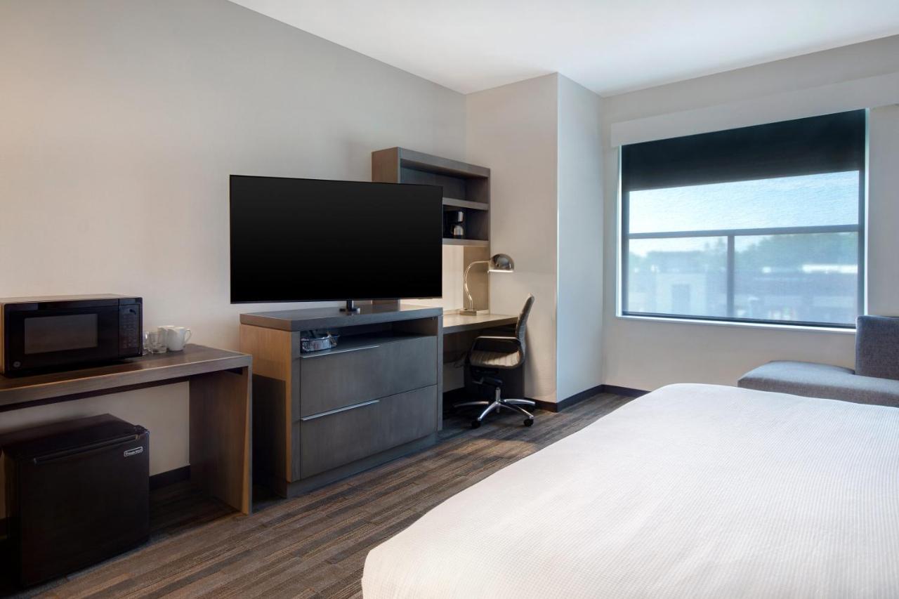 King Room at Hyatt House Mall Of America Msp Airport
