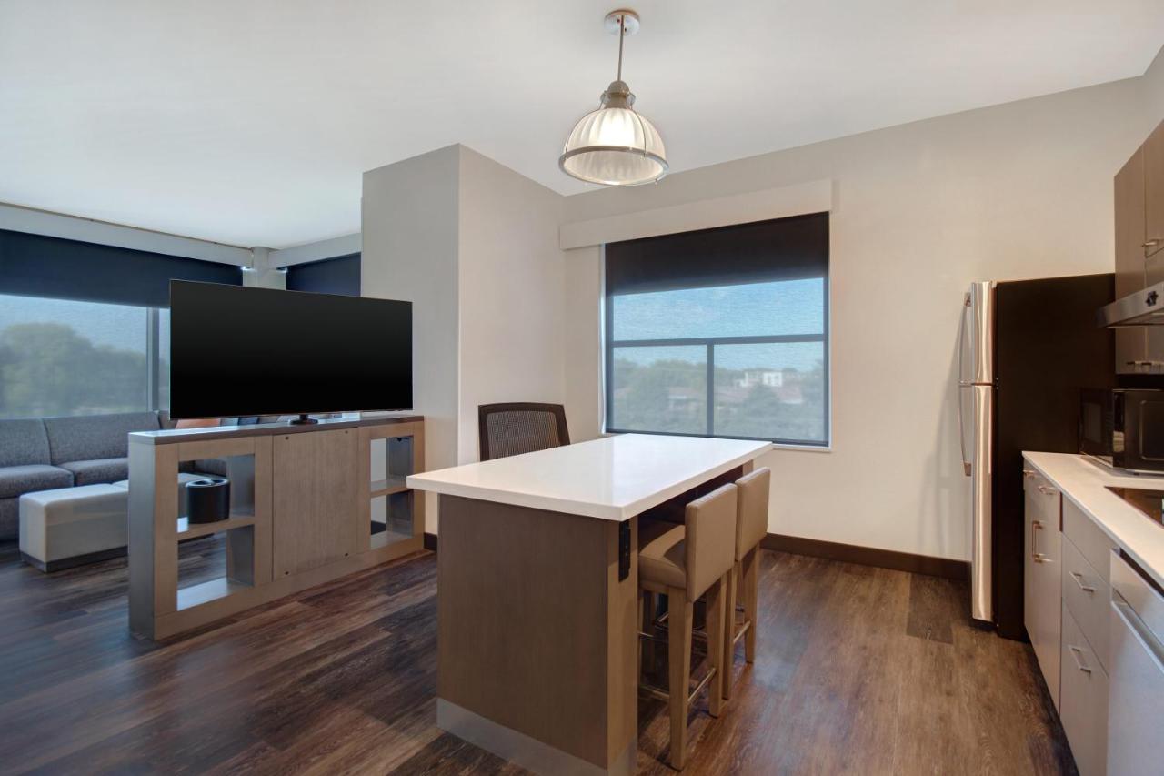 King Studio Suite with Kitchen and Tub - Disability Access at Hyatt House Mall Of America Msp Airport