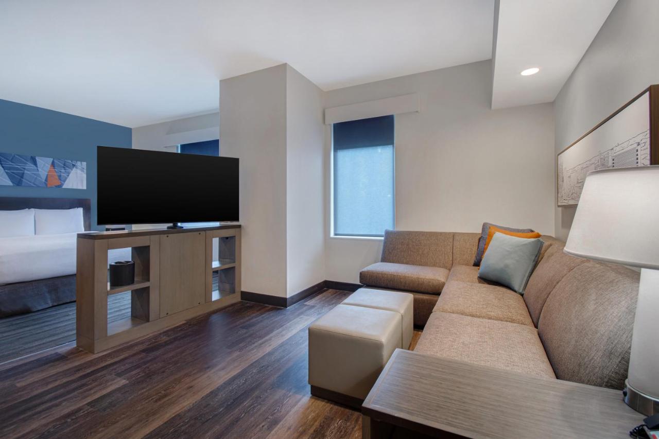 King Room at Hyatt House Mall Of America Msp Airport