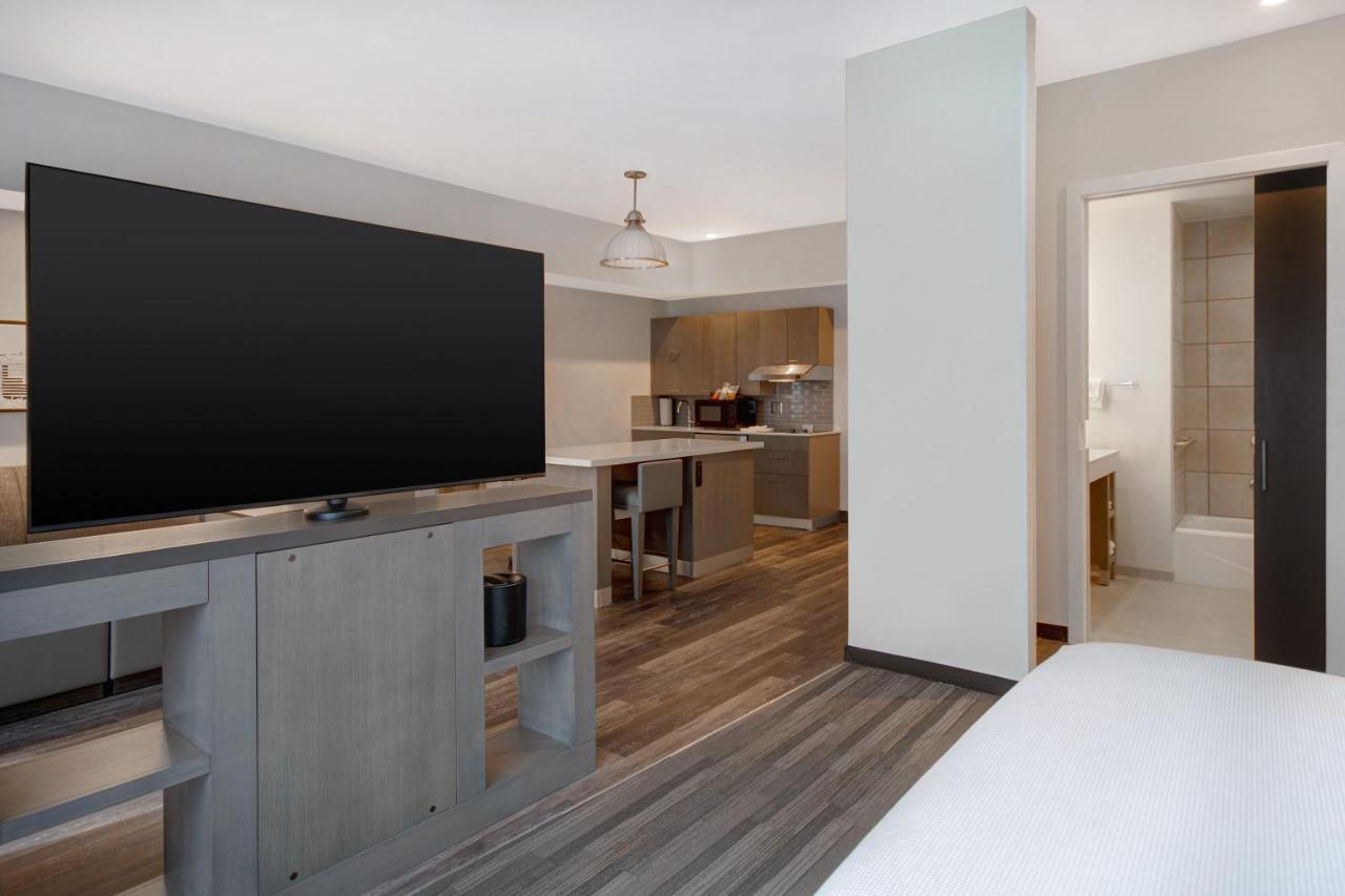One-Bedroom King Suite with Kitchen at Hyatt House Mall Of America Msp Airport