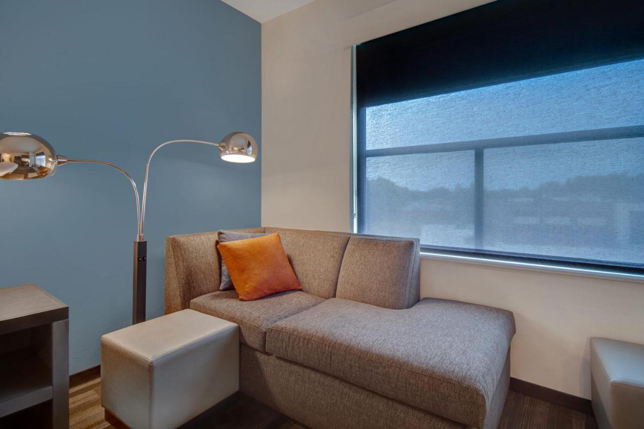 King Room at Hyatt House Mall Of America Msp Airport