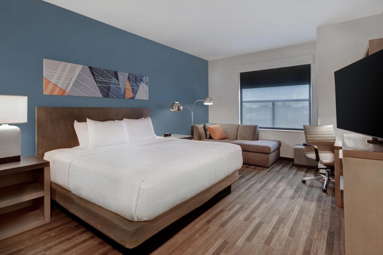 King Room at Hyatt House Mall Of America Msp Airport