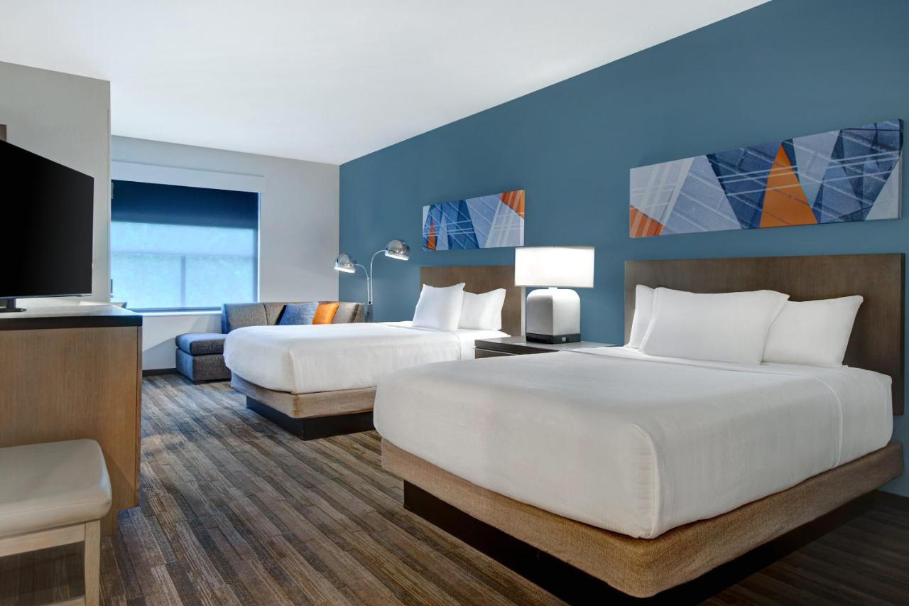 Queen Room with Two Queen Beds and Roll-In Shower - Disability Access at Hyatt House Mall Of America Msp Airport