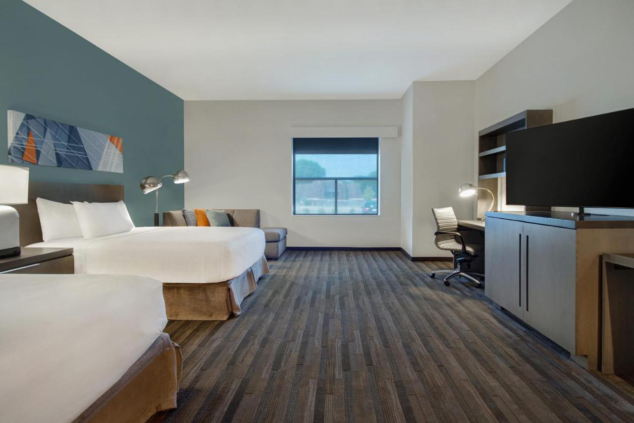 Queen Room with Two Queen Beds and Roll-In Shower - Disability Access at Hyatt House Mall Of America Msp Airport