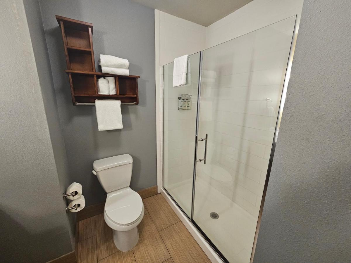 King Suite with Sofa Bed - Non-Smoking at Holiday Inn Express & Suites Perry-National Fairground Area, an IHG Hotel