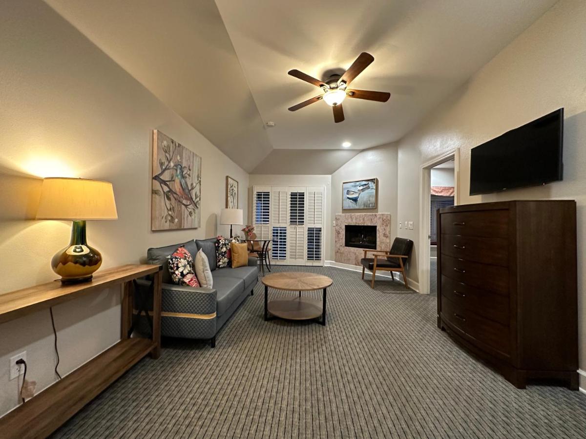 Suite at Bluebird Inn