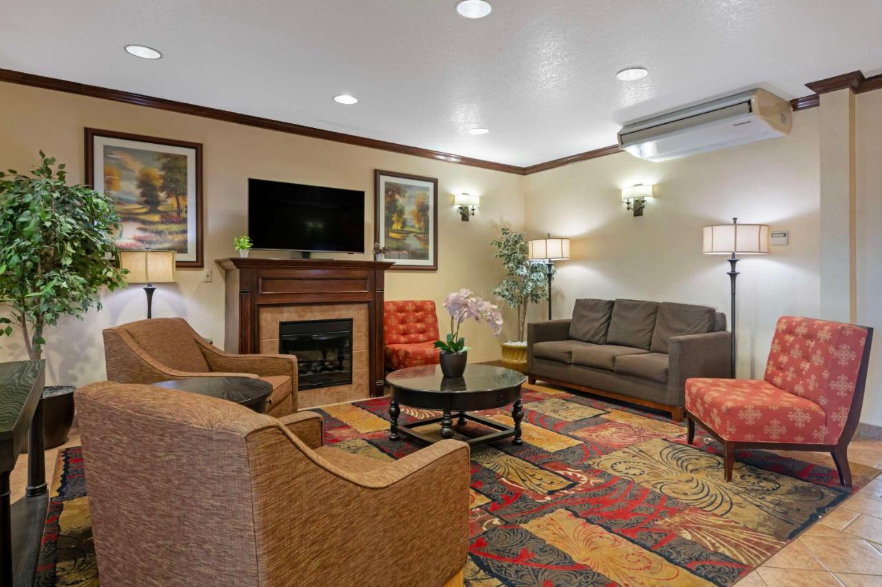  | Best Western Laramie Inn & Suites