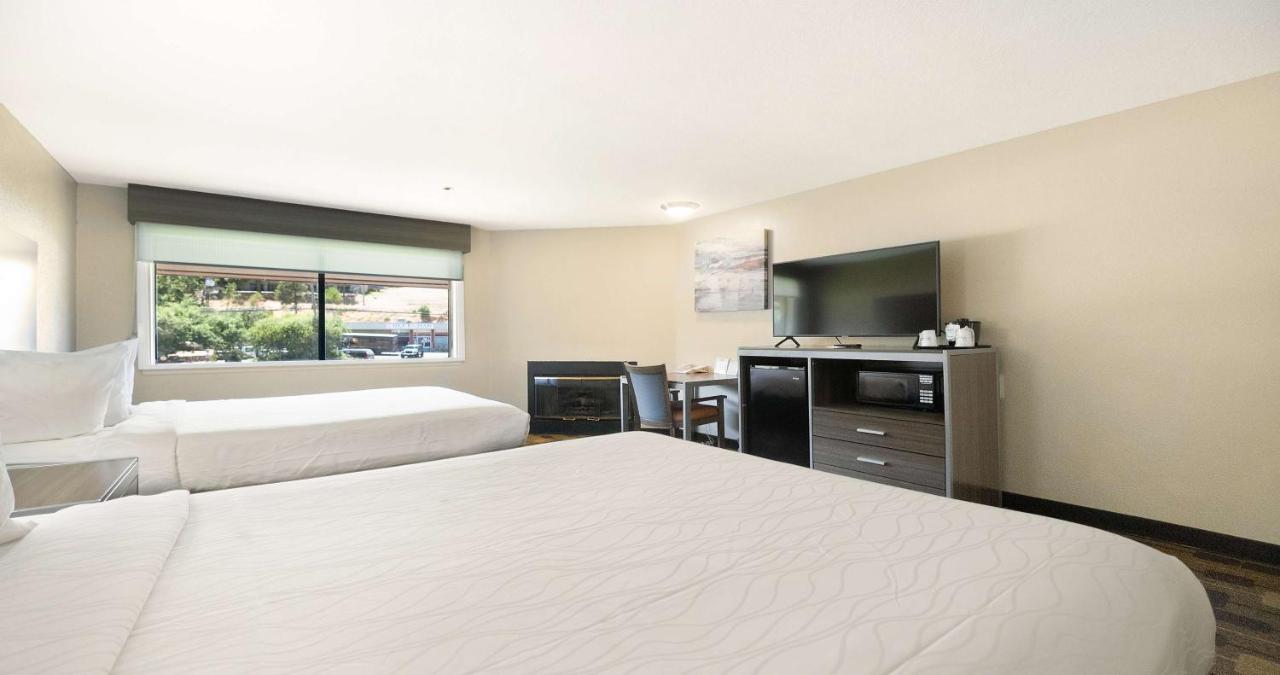 Queen Room with Two Queen Beds with Fireplace at Best Western Amador Inn