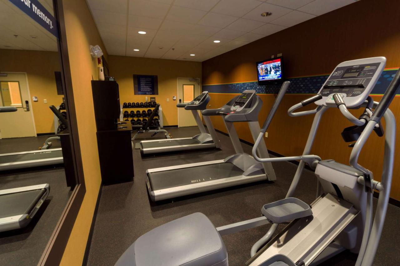 | Hampton Inn & Suites Sevierville at Stadium Drive
