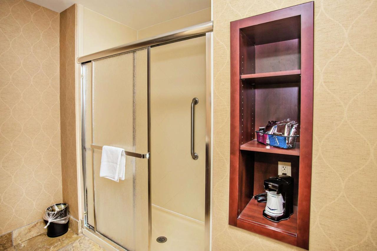 | Hampton Inn & Suites Sevierville at Stadium Drive