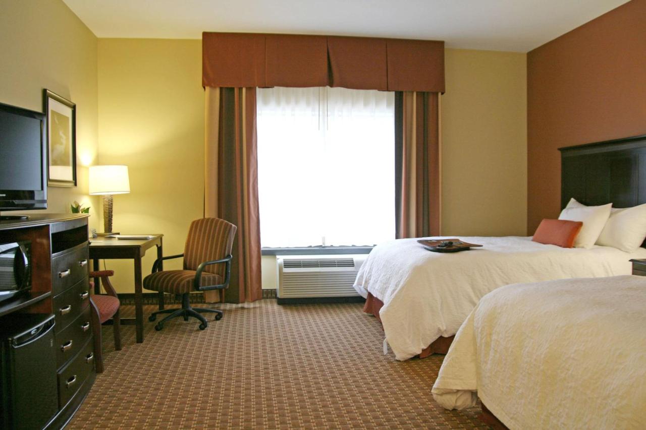 | Hampton Inn & Suites Sevierville at Stadium Drive