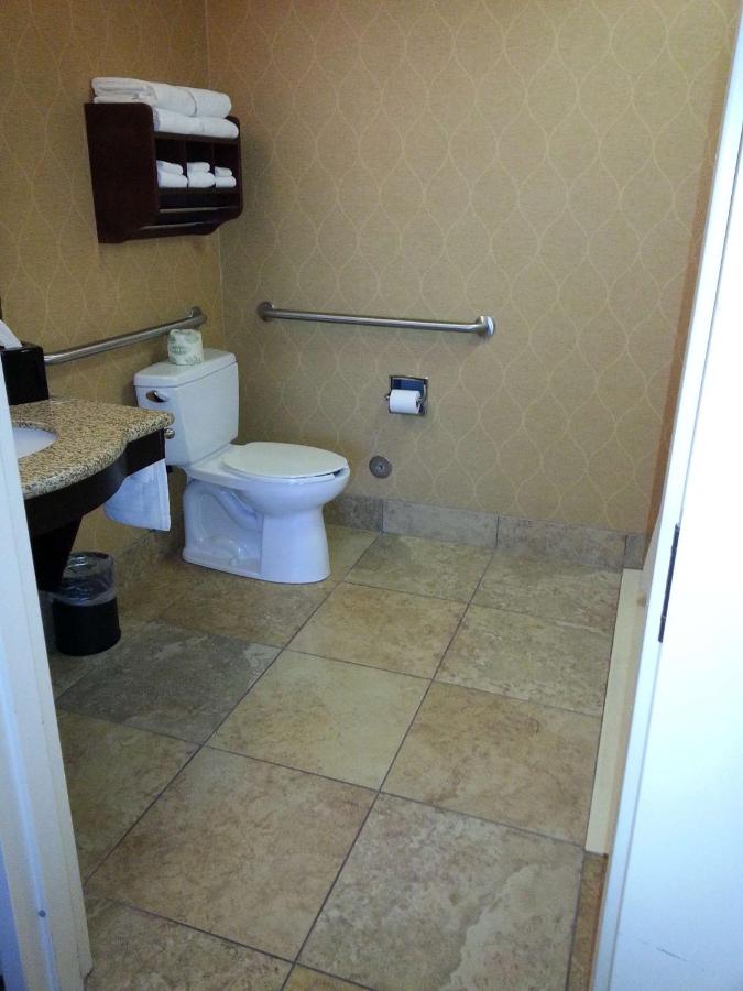 | Hampton Inn & Suites Sevierville at Stadium Drive