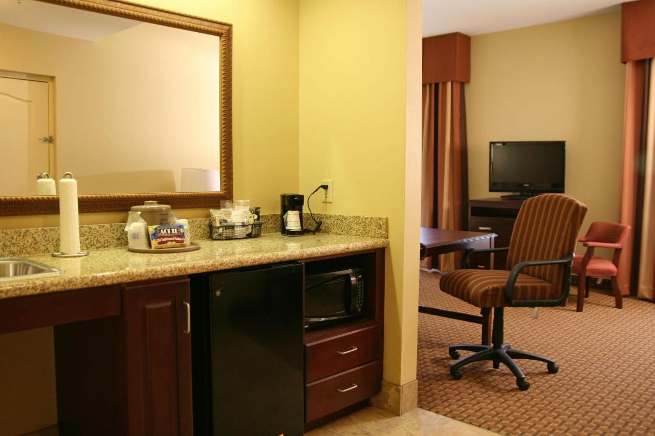 | Hampton Inn & Suites Sevierville at Stadium Drive