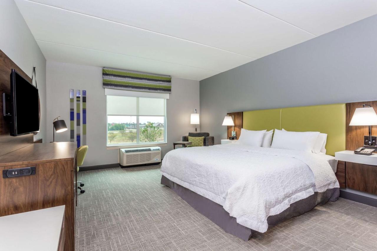 King Room Mobility/Hearing Accessible - Non-Smoking at Hampton Inn & Suites Saraland Mobile