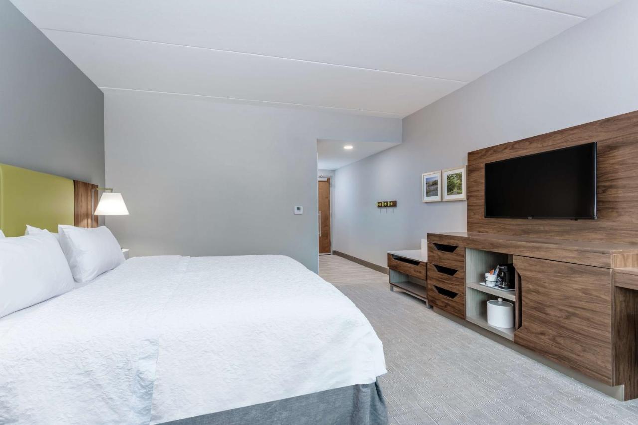 King Room - Hearing Accessible - Non-Smoking at Hampton Inn & Suites Saraland Mobile