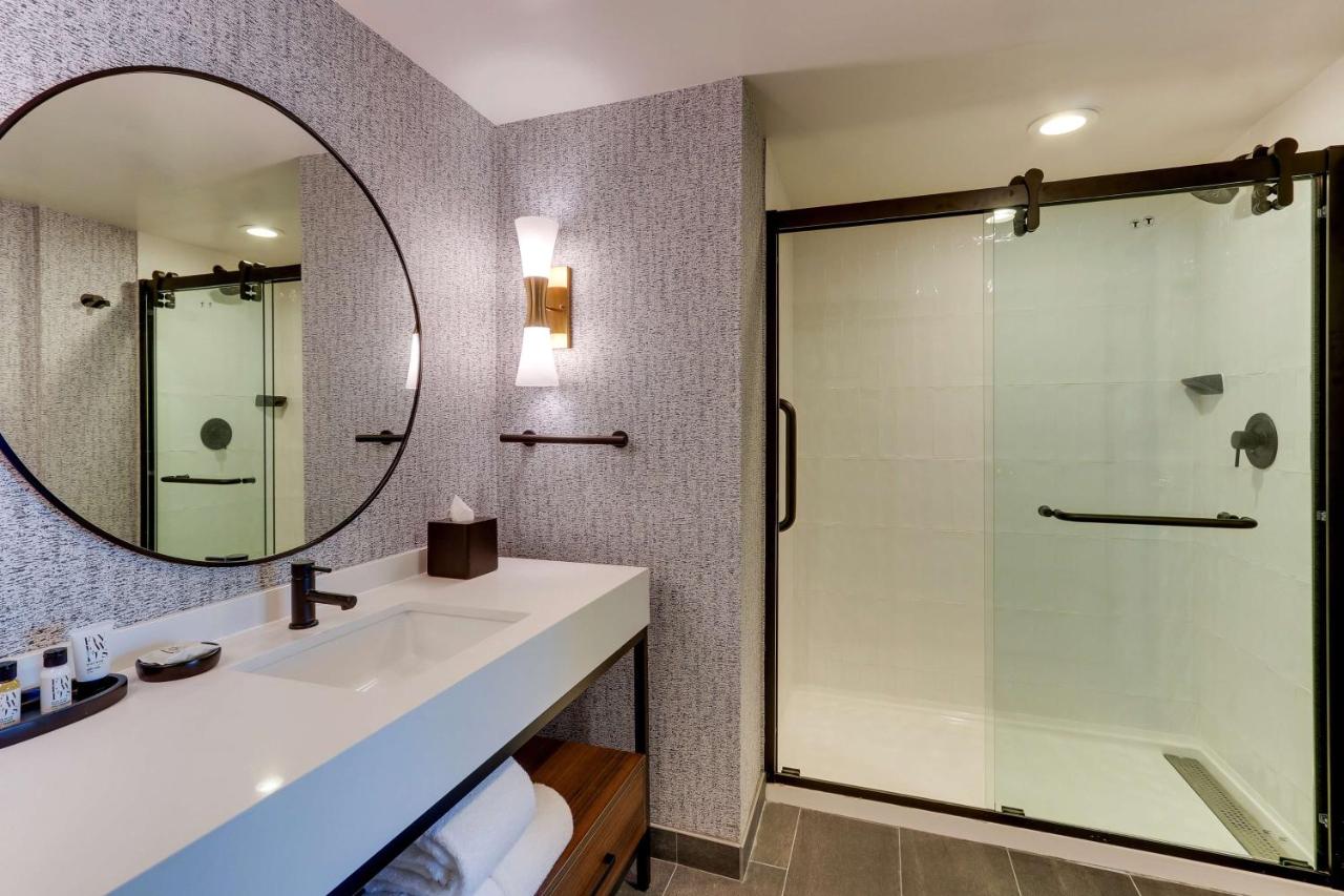 King Suite with Courtyard View at The Chattanoogan Hotel, Curio Collection by Hilton