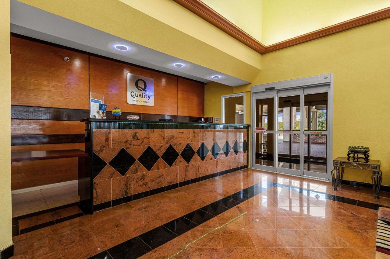 | Best Western Windsor Suites