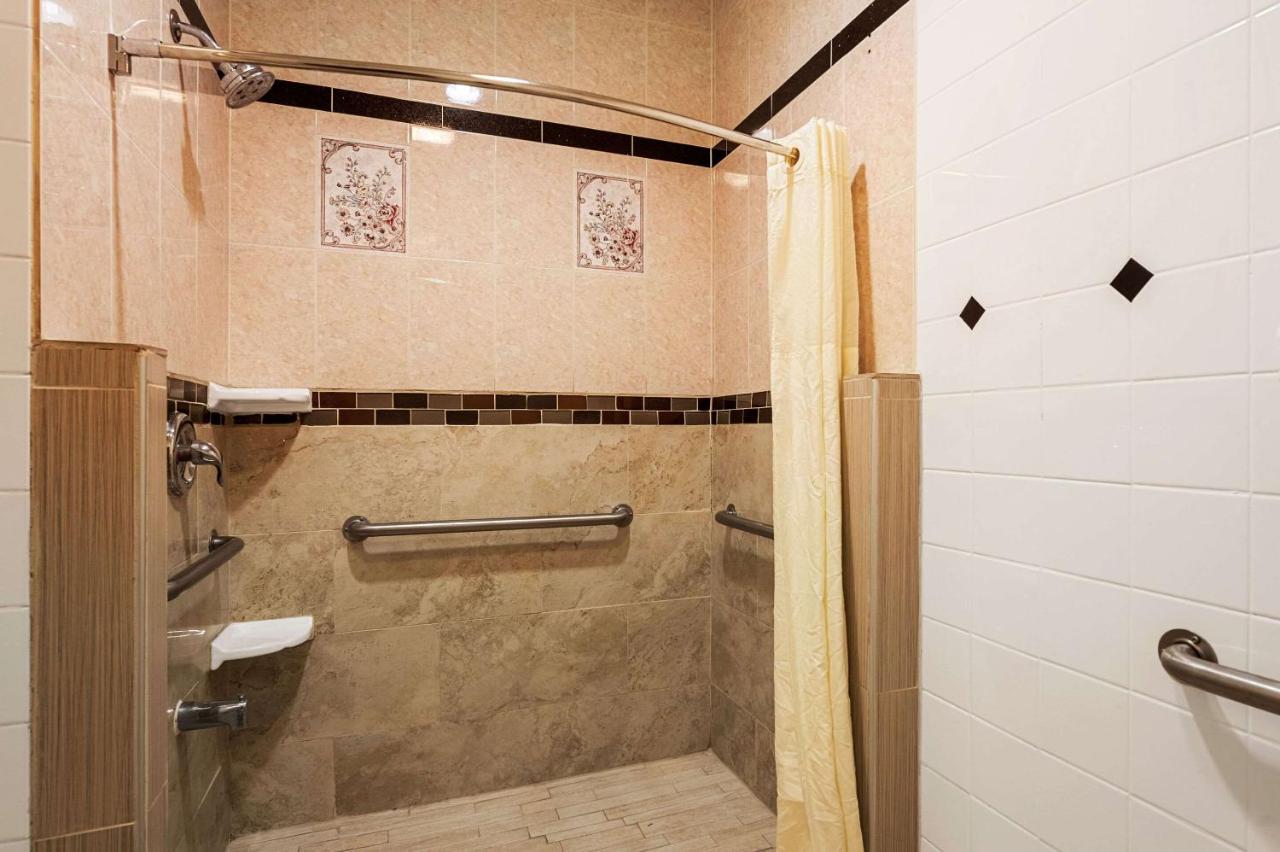  | Best Western Windsor Suites