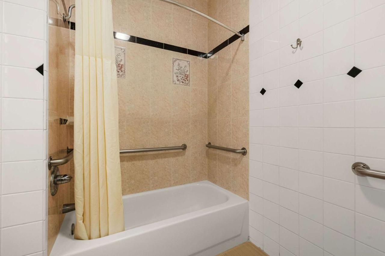 | Best Western Windsor Suites