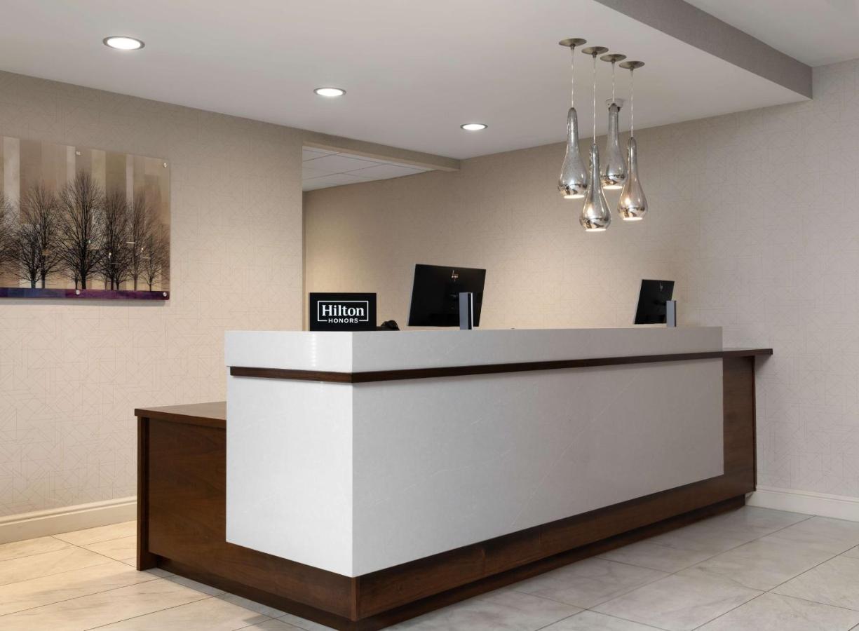 | DoubleTree by Hilton Pittsburgh Airport