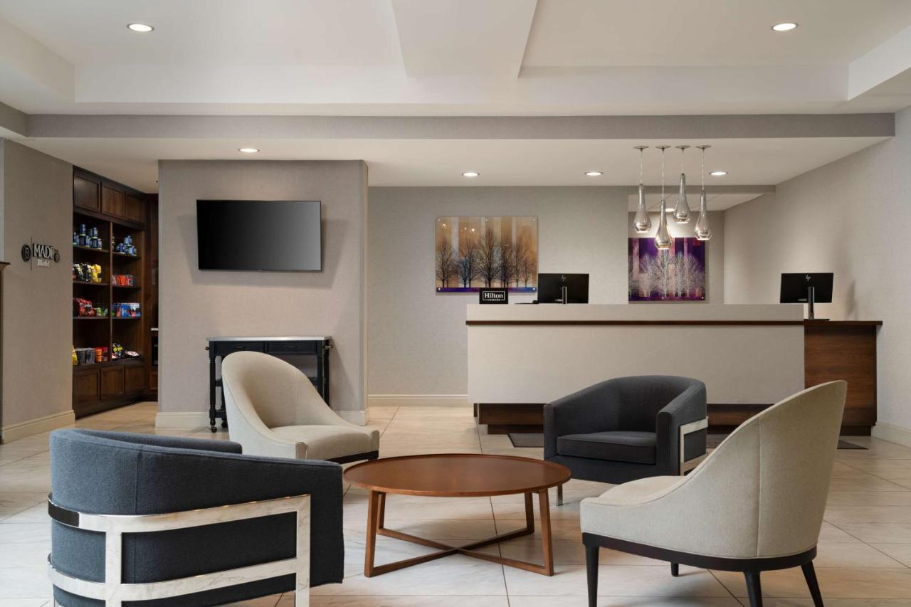 | DoubleTree by Hilton Pittsburgh Airport