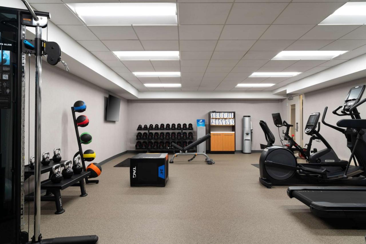 | DoubleTree by Hilton Pittsburgh Airport