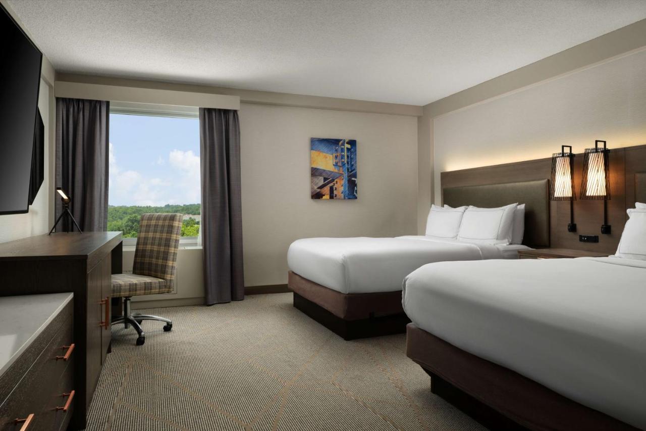 | DoubleTree by Hilton Pittsburgh Airport