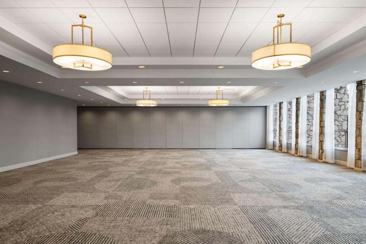 | DoubleTree by Hilton Pittsburgh Airport