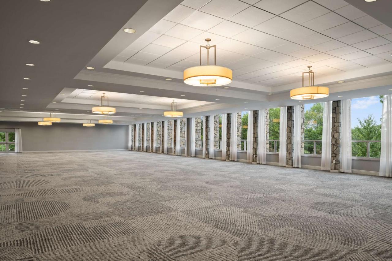 | DoubleTree by Hilton Pittsburgh Airport