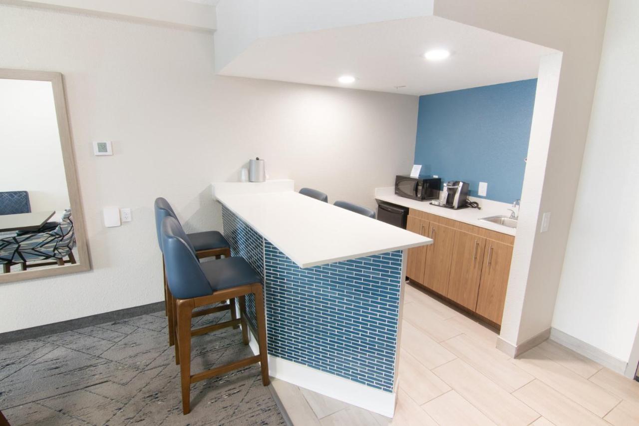  | Holiday Inn Express & Suites Ft. Lauderdale Airport West