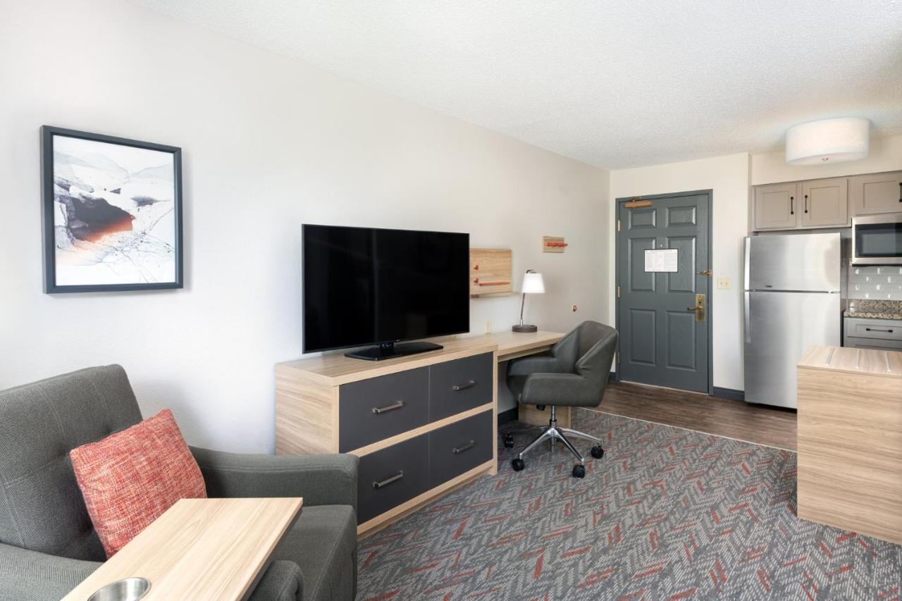 Queen Studio - Non-Smoking at Candlewood Suites Eagan Arpt South - Mall Area by IHG