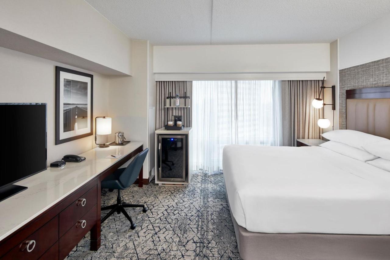 Guest Room, 1 King at Sheraton Indianapolis Hotel at Keystone Crossing