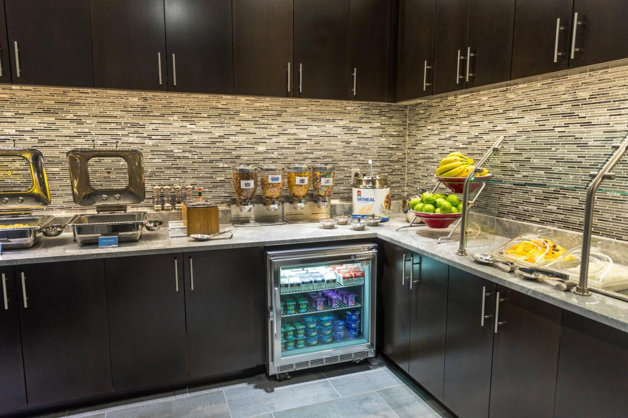| Fairfield Inn & Suites Boston Cambridge