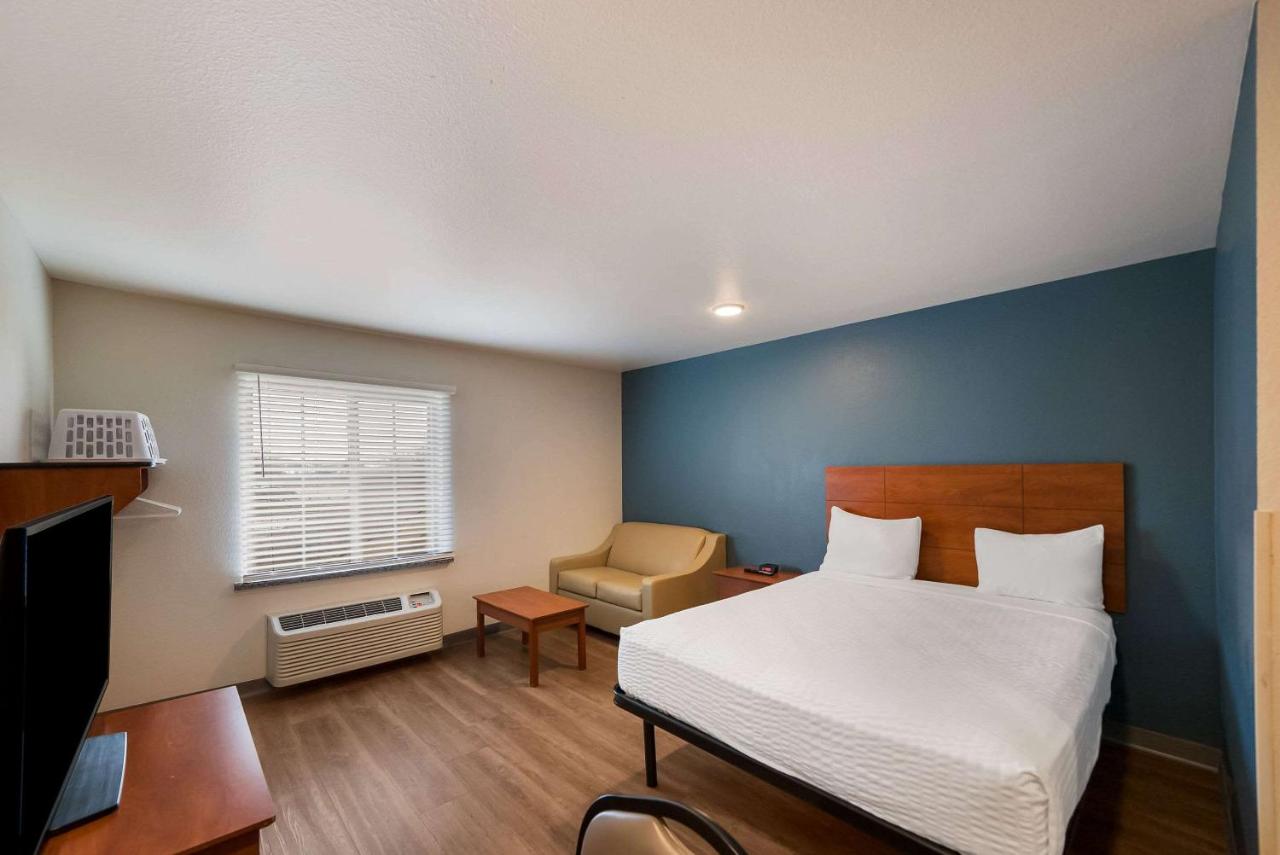 Standard Doube Room with Sofa Bed - Accessible/Non-Smoking at WoodSpring Suites Fort Worth Fossil Creek