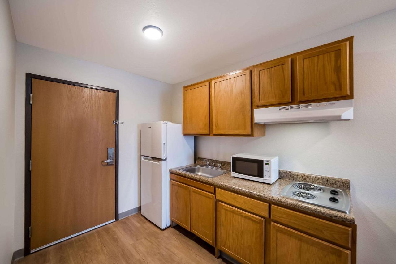 Standard Doube Room with Sofa Bed - Accessible/Non-Smoking at WoodSpring Suites Fort Worth Fossil Creek