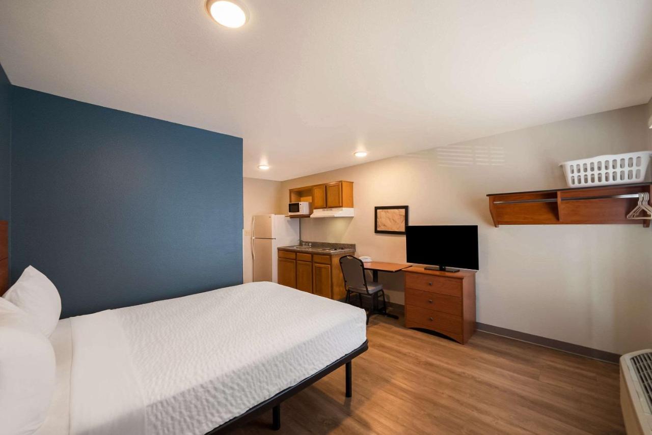 Standard Doube Room with Sofa Bed - Accessible/Non-Smoking at WoodSpring Suites Fort Worth Fossil Creek
